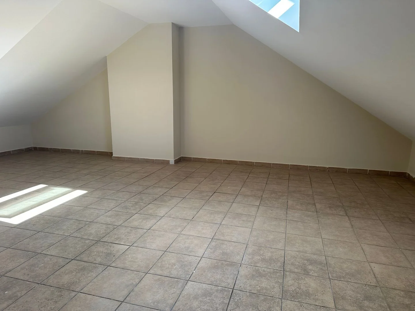Chalet adosado en Calle de la Cueva de Montesinos, Tres Olivos - Valverde - Foto 12