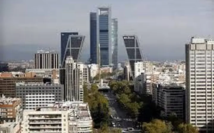 Edificio de uso mixto en Calle de Toledo, Sol - Foto 1