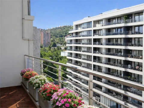 Piso en  Avinguda de la Mare de Déu de Montserrat 108 - Foto 2