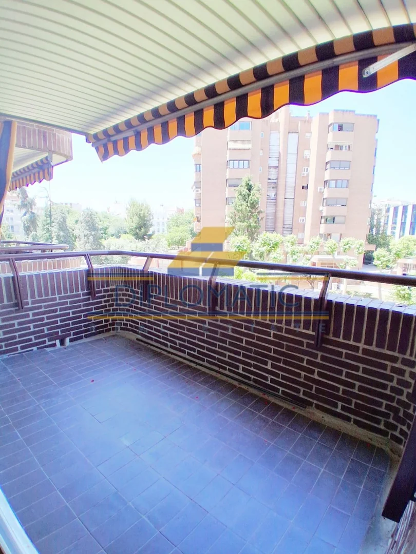 Piso en Calle del Maestro Alonso - Foto 2