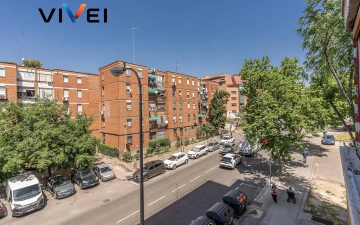 Piso en Calle de Belzunegui - Foto 1