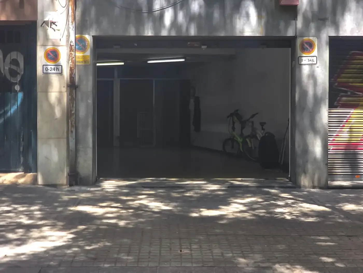Local comercial en  Carrer de Josep Estivill 33 - Foto 3