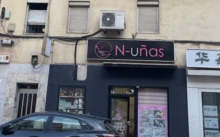 Edificio de uso mixto en Avenida de Rafaela Ybarra, 25, Pradolongo - Foto 1