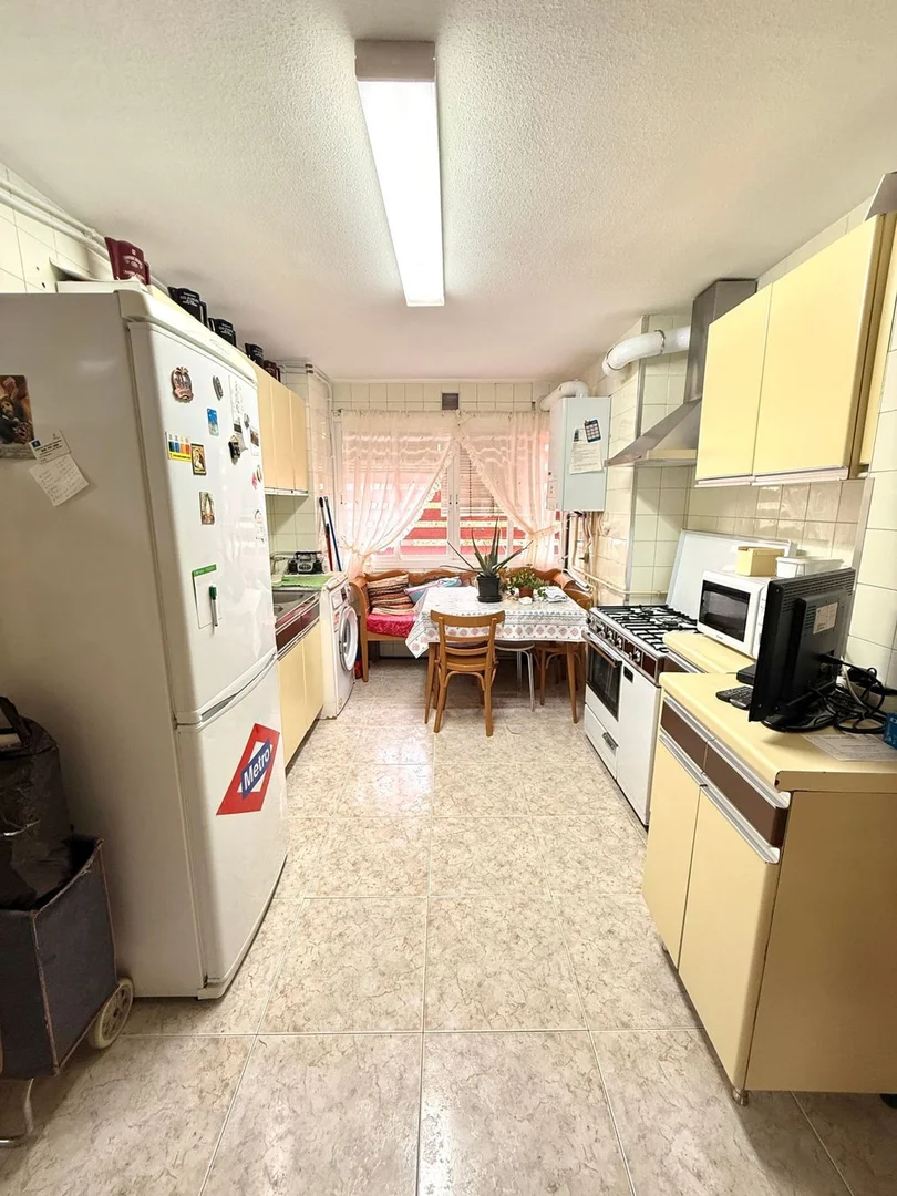 Piso en calle de Ramón Pérez de Ayala, 136 - Foto 8