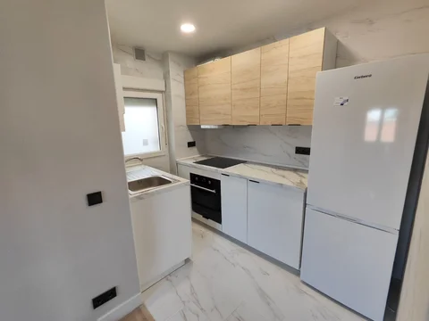 Piso en calle del Puerto de Arlabán, 85 - Foto 2