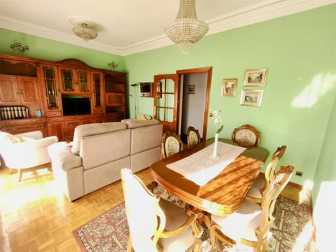 Piso en  Avenida de la Reina Victoria 25 - Foto 2