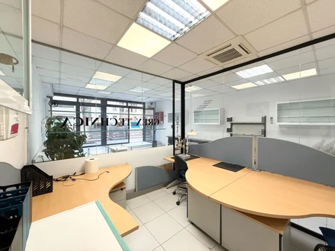Local comercial en  Barcelona Capital - Foto 2