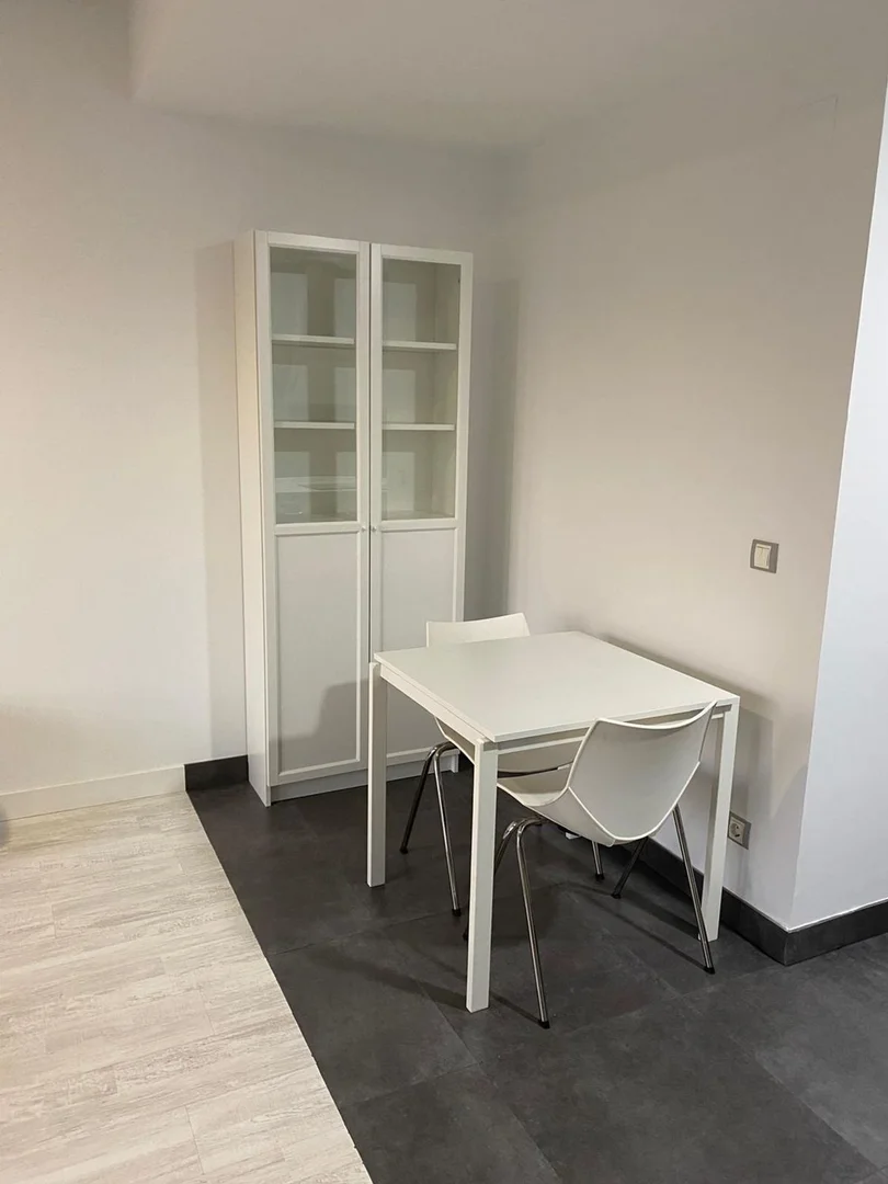 Estudio en calle de Dulce Chacón, 23 - Foto 9