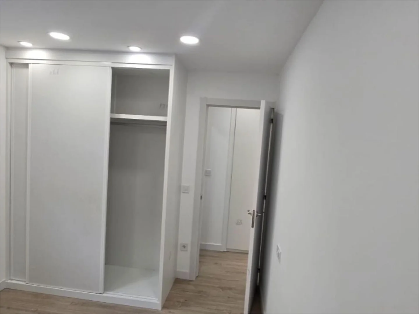 Piso en  Calle Almonacid 1 - Foto 8