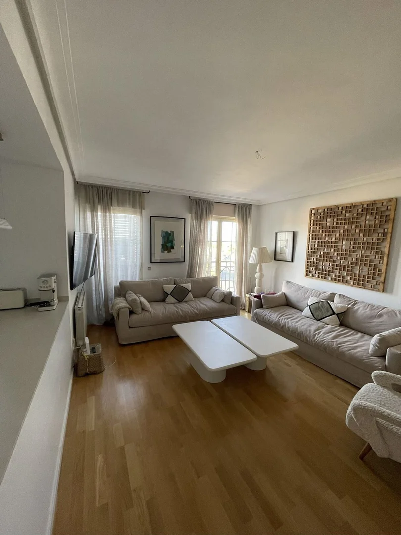 Piso en calle de Aguarón, 31