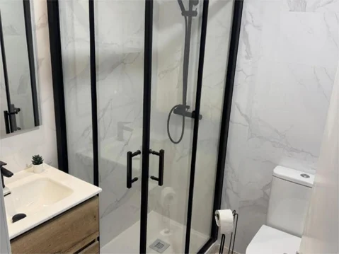 Piso en  Calle de Eugenia de Montijo 80 - Foto 7