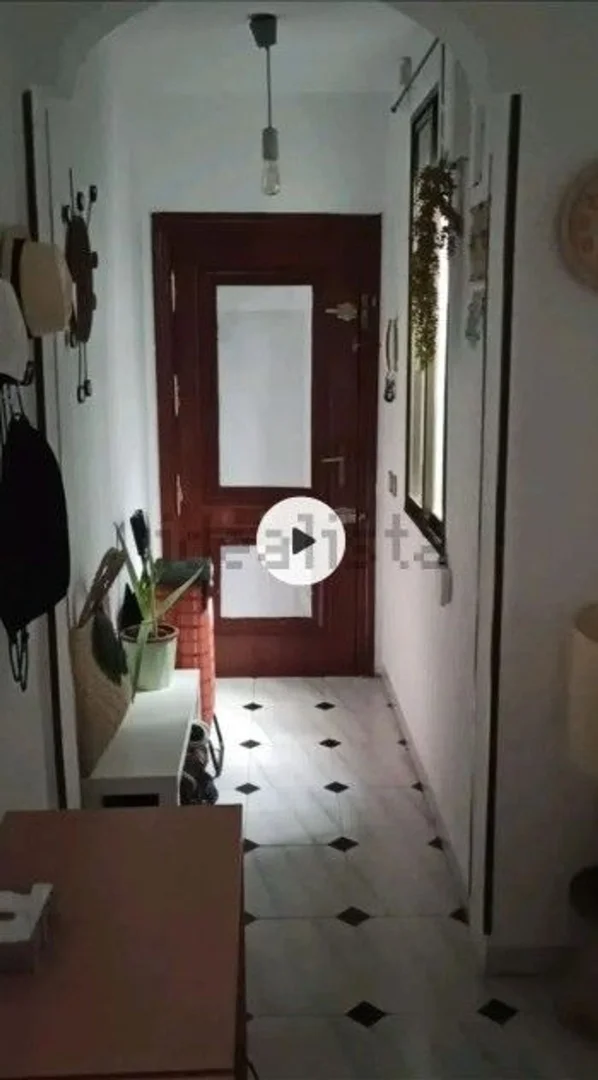 Piso en calle de Tortosa, 3