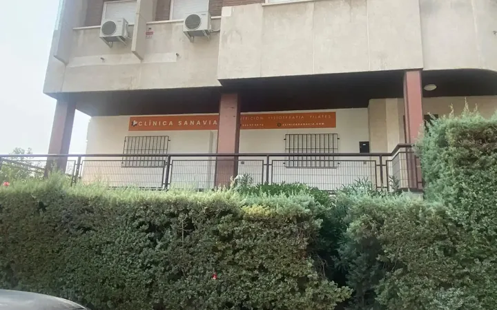 Local comercial en  Calle de Puentelarra 68 - Foto 1