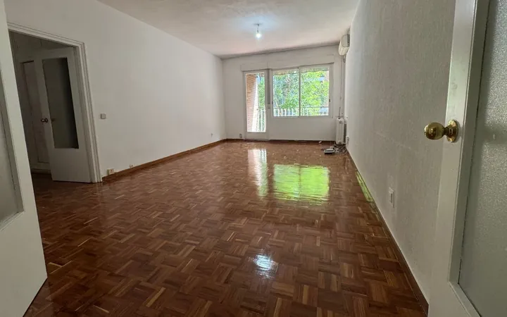 Piso en Cuatro Caminos - Foto 1