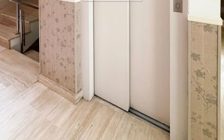 Chalet adosado en Calle de Ángel Cavero, Conde Orgaz-Piovera - Foto 5