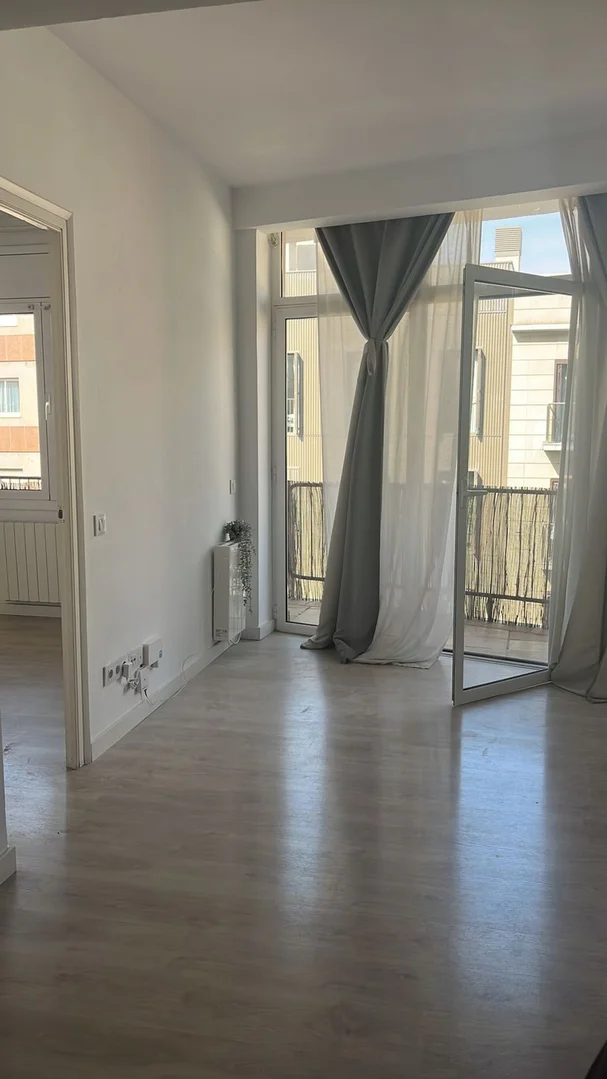 Piso en plaza de la Sagrada Família, 13 - Foto 1