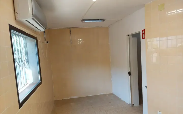 Local comercial en  Calle de Alfonso Rodríguez Castelao 26 - Foto 5