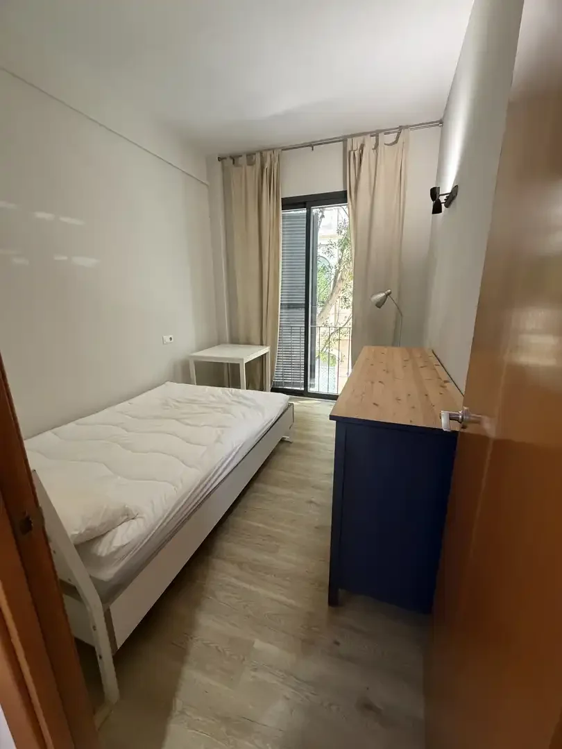 Piso en  Carrer de la Reina Amàlia 37.U - Foto 12