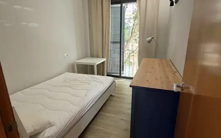 Piso en  Carrer de la Reina Amàlia 37.U - Foto 12