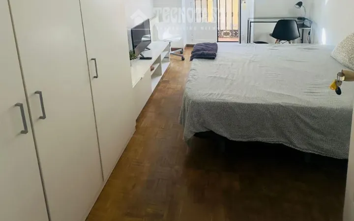 Piso en Calle de Santa Isabel, Lavapiés-Embajadores - Foto 1