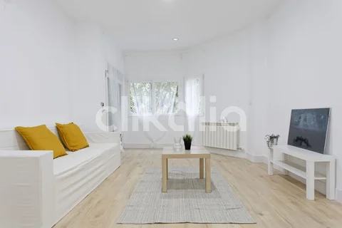 Piso en calle de Trafalgar - Foto 1