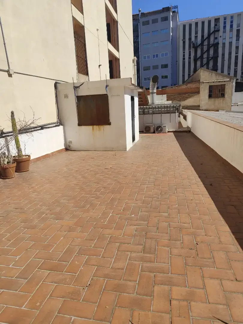 Local comercial en  Carrer de Joan d'Àustria 109 - Foto 13