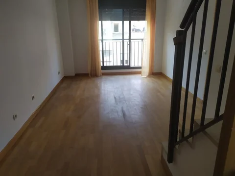 Alquiler de dúplex en Calle Vicente Martín Arias, 3 b - Foto 1