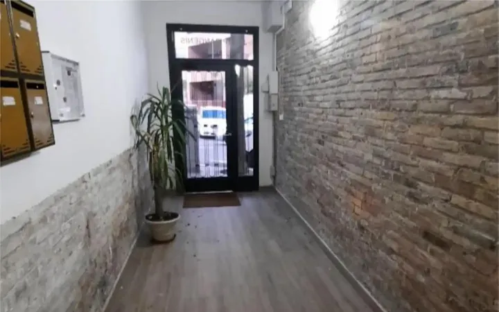 Piso en  Carrer de Josep Sangenís 46 - Foto 3