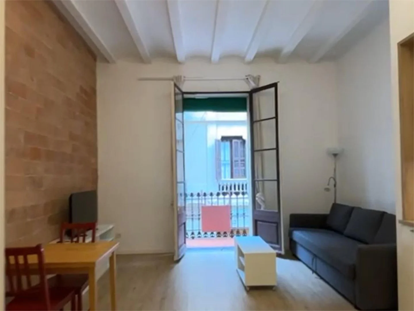 Piso en  Carrer d'Astúries 43