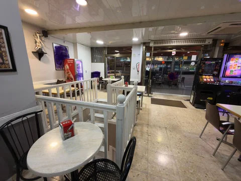 Bar en calle del Rosselló, 183 - Foto 1