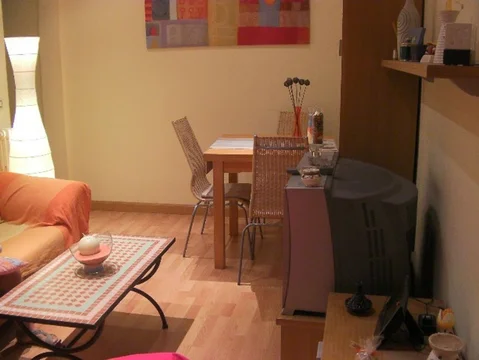 Piso en calle María de Guzmán, 24 - Foto 3