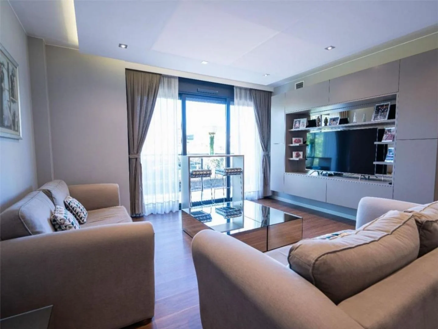 Piso en calle d'Espronceda, 140 - Foto 1