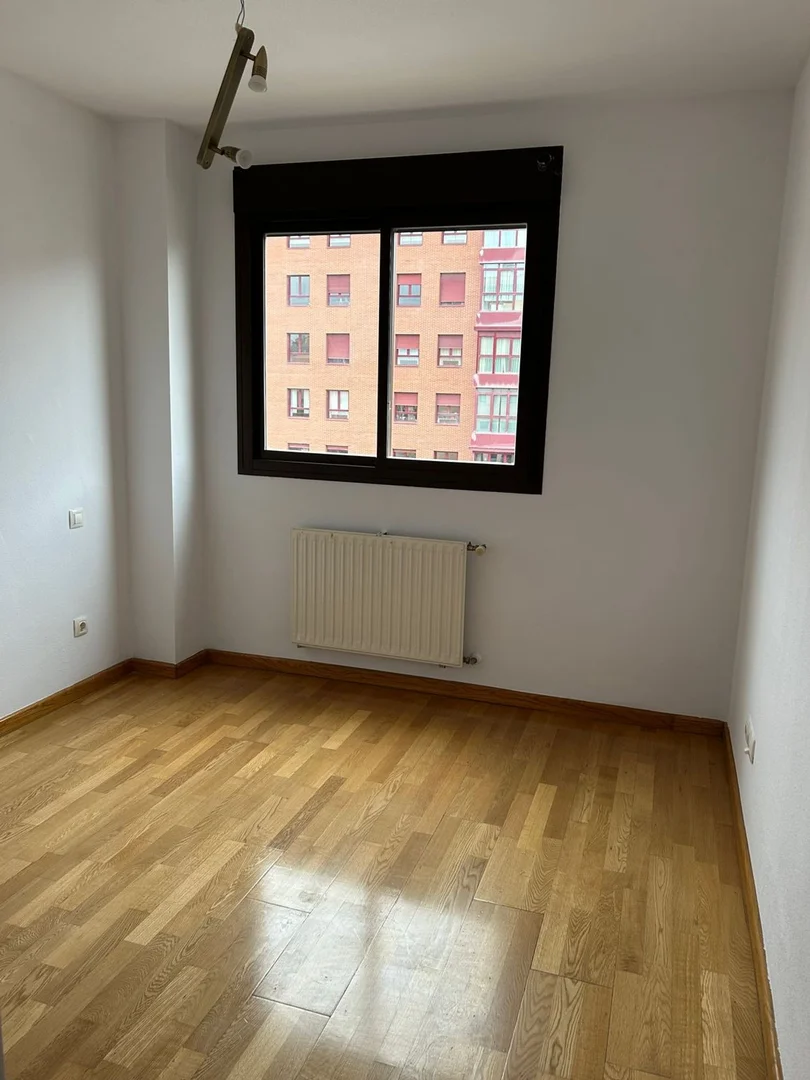 Piso en calle de Isabel Clara Eugenia, 48 - Foto 4