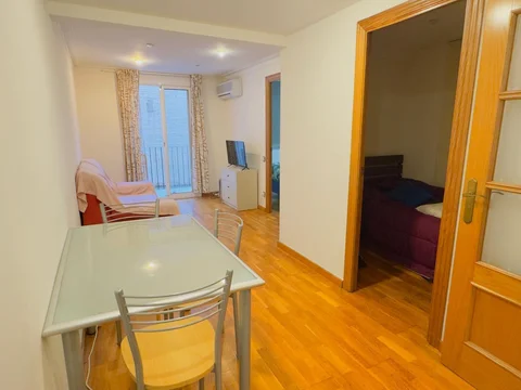 Piso en calle de Calàbria, 206 - Foto 1