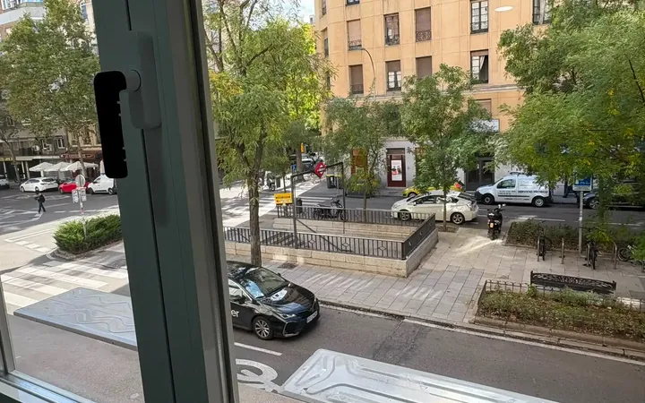 Piso en  Calle de Juan Bravo - Foto 1