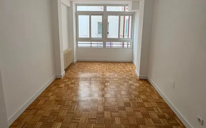 Piso en Calle de Eugenio Caxes - Foto 8
