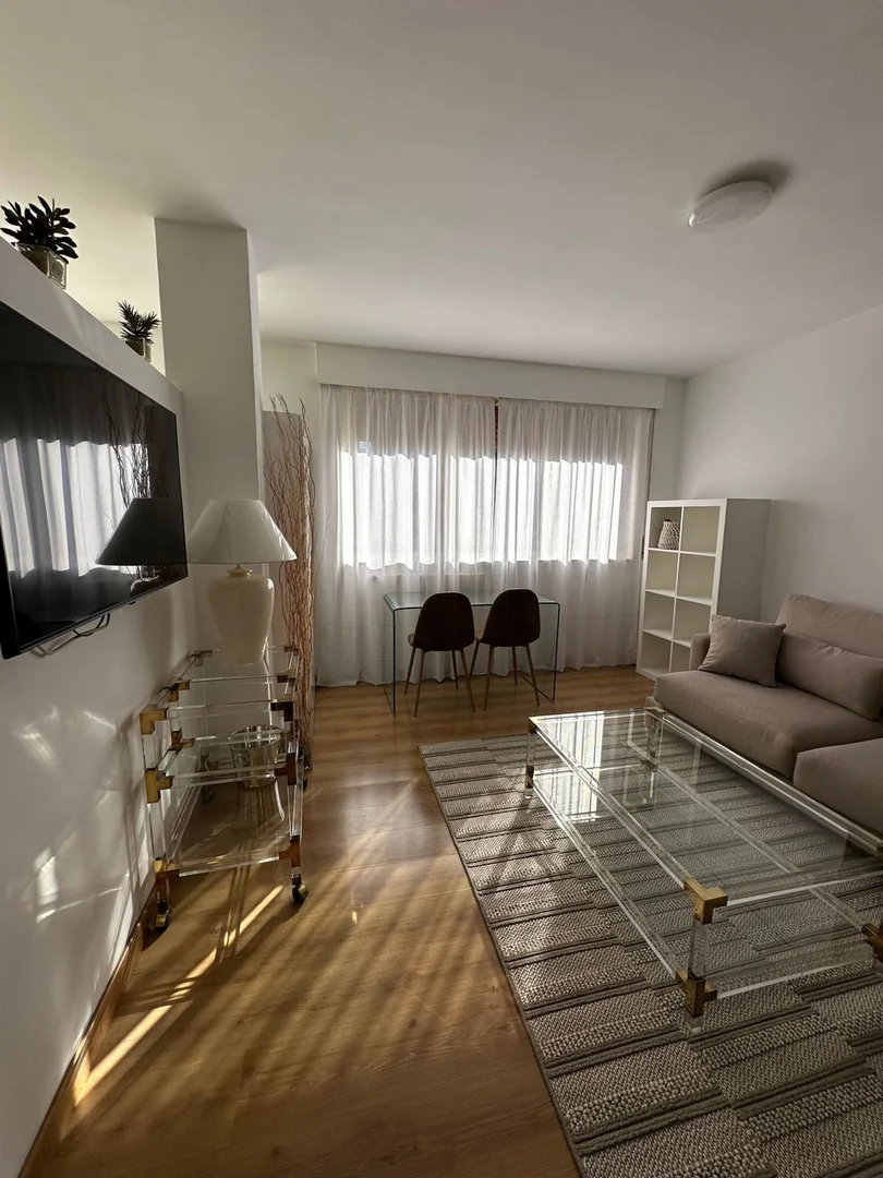 Piso en Calle Infanta Mercedes, 105, Cuzco-Castillejos - Foto 2