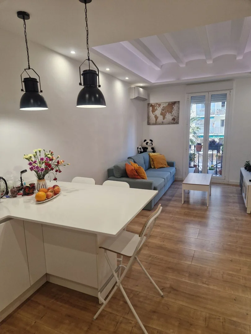 Piso en avenida de Mistral, 25 - Foto 1