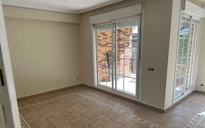 Chalet adosado en Calle de la Cueva de Montesinos, Tres Olivos - Valverde - Foto 2