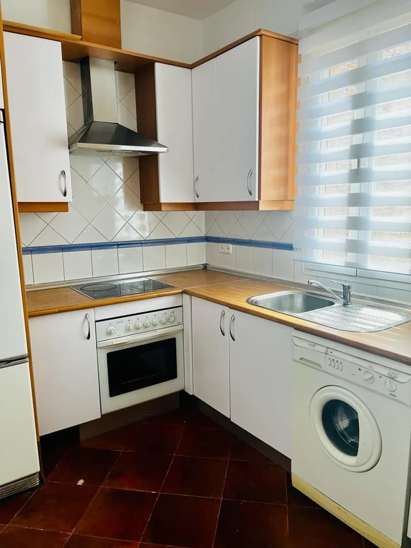 Piso en calle de Eugenia de Montijo, 51 - Foto 2