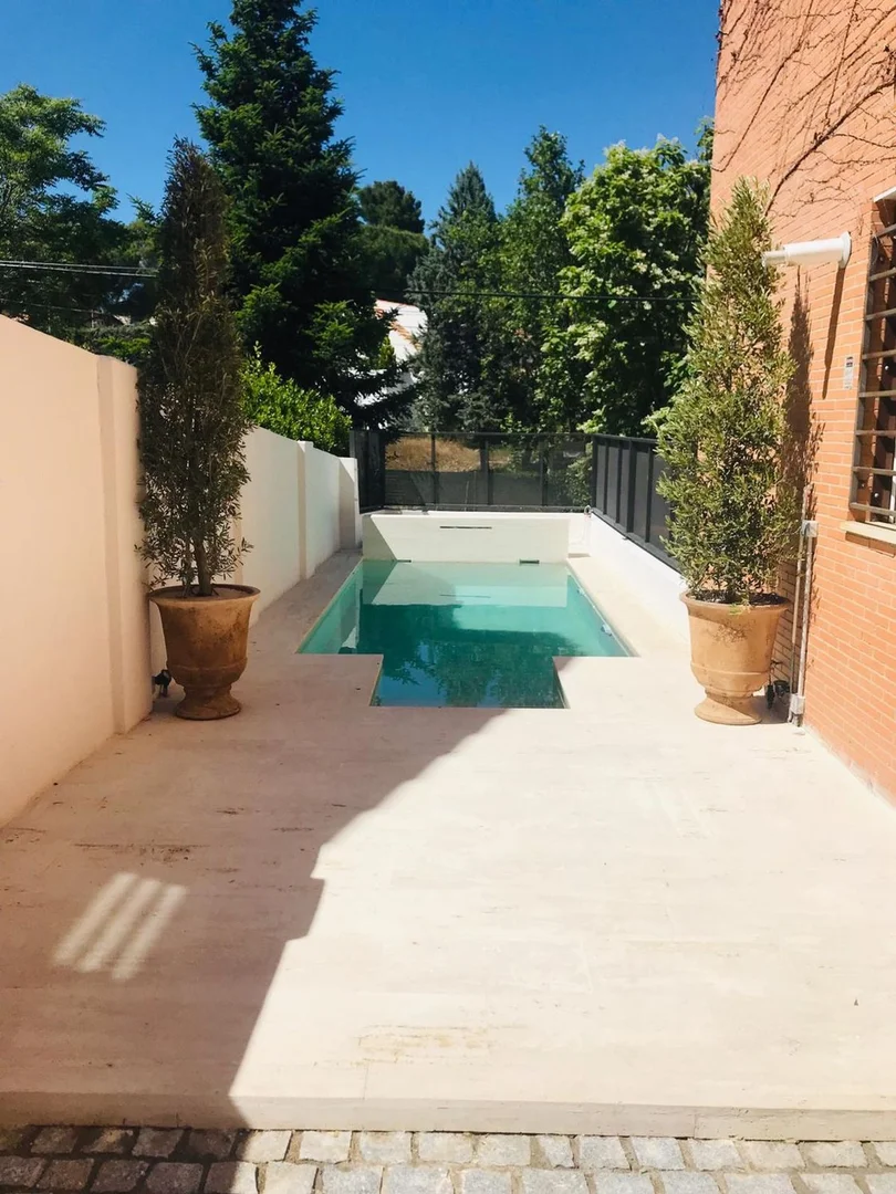 Chalet pareado en Barrio El Plantío - Foto 1