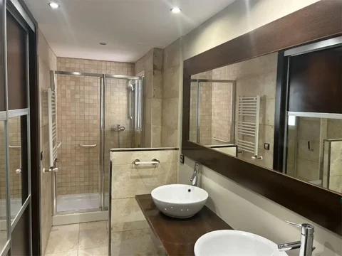 Piso en  Calle de la Peña Santa 16 - Foto 6