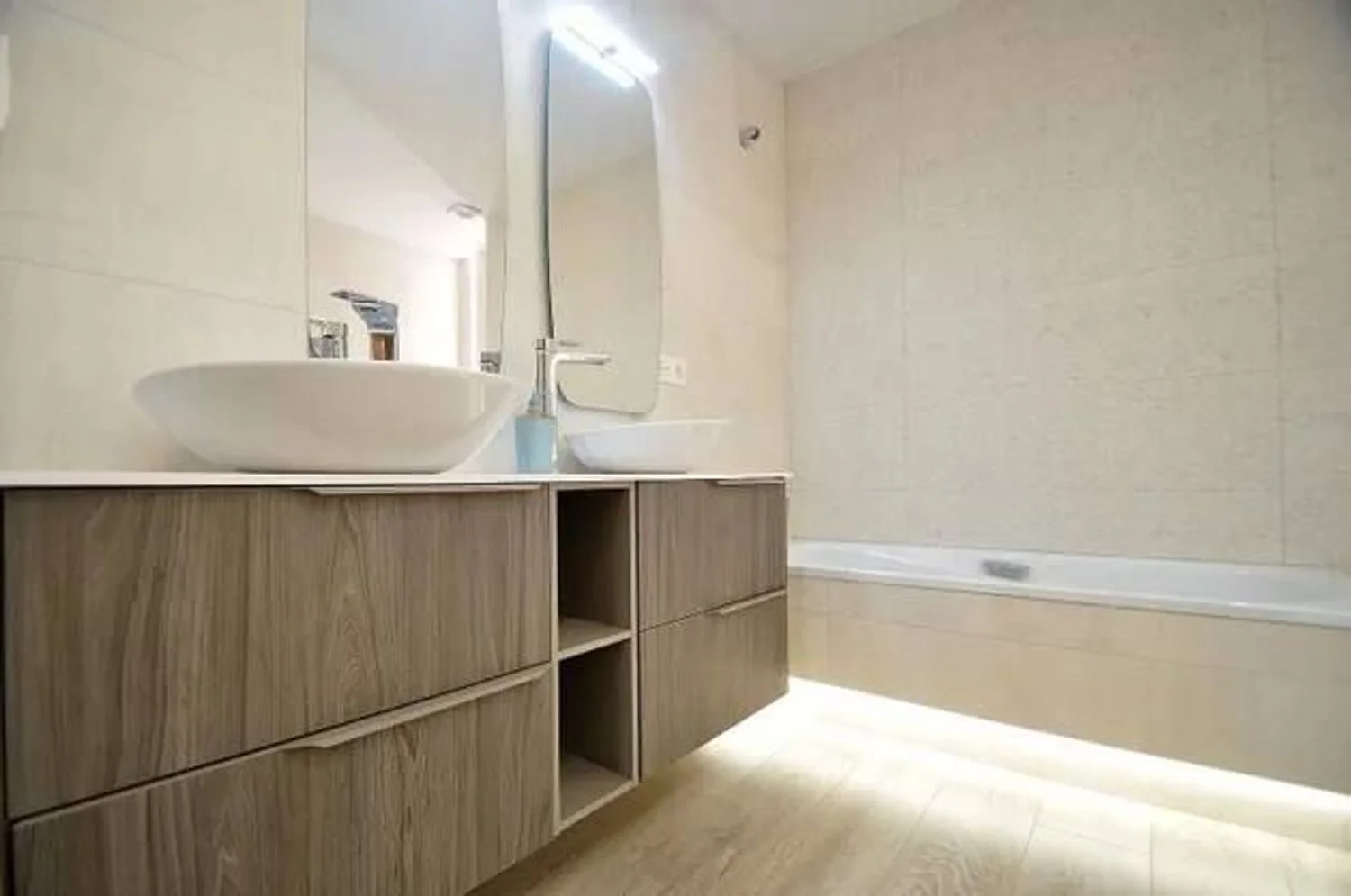 Piso en calle de la Infanta Mercedes, 79 - Foto 33