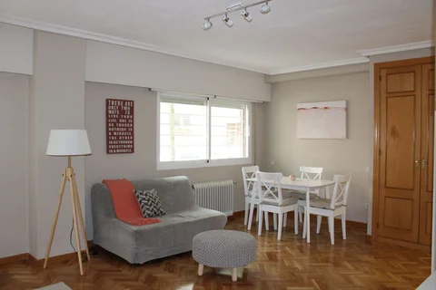 Estudio en calle de Santa Flora, 12 - Foto 1