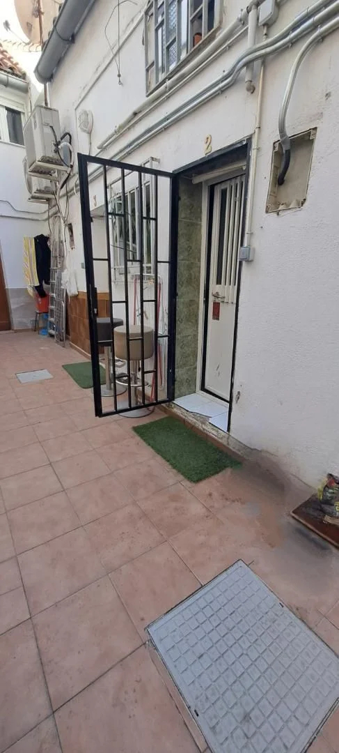 Estudio en  Calle Carolinas 13