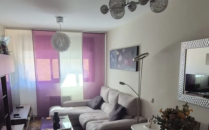 Piso en Calle del Valle de Bergantiños, 38, Valdezarza - Foto 2