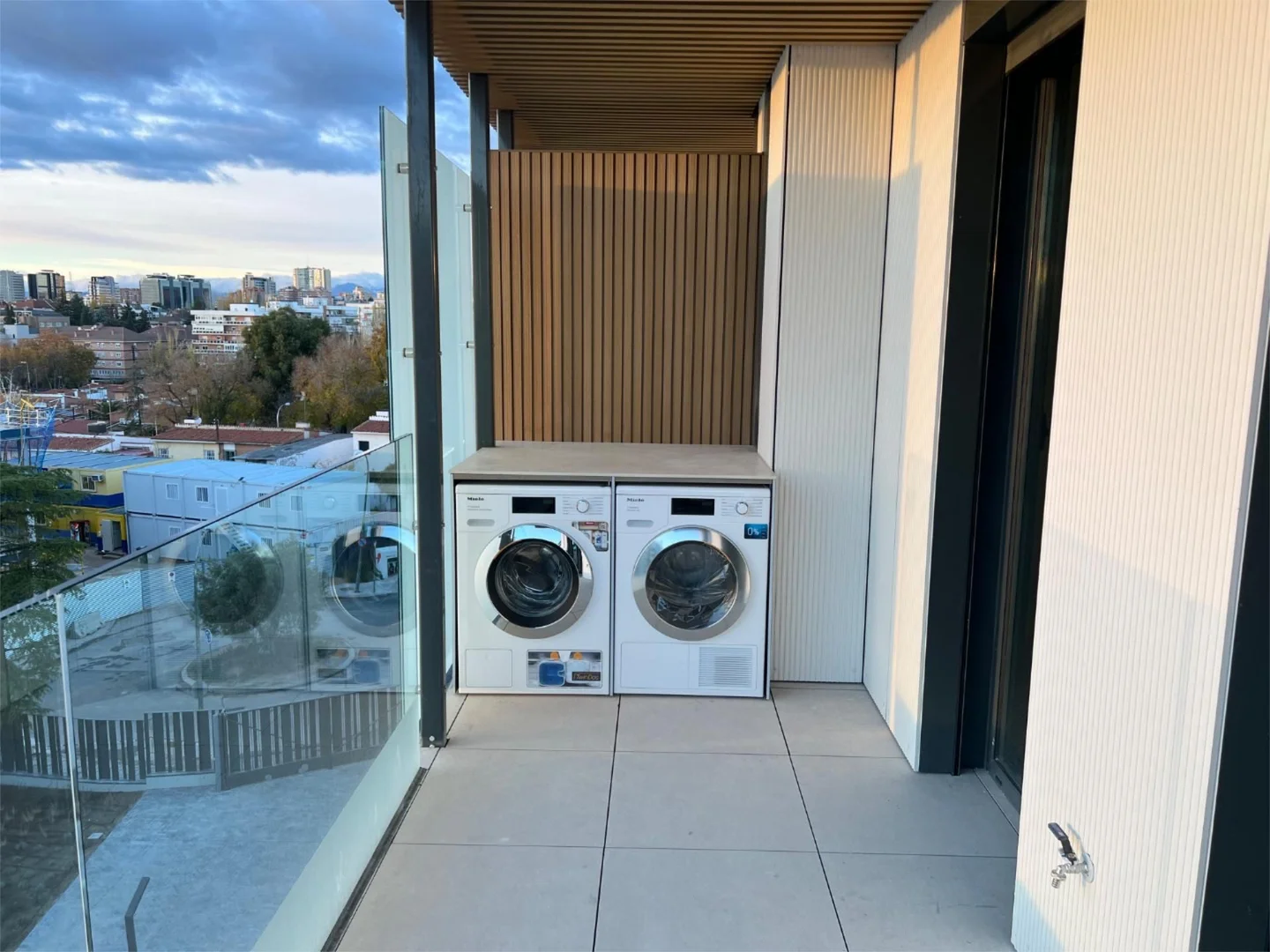 Piso en  Calle de Mesena 80 - Foto 3