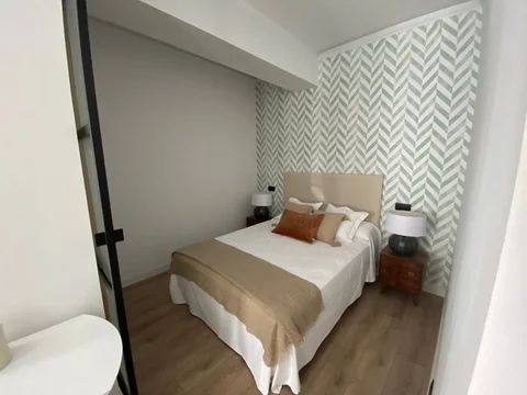 Estudio en calle de Fernán González, 79 - Foto 2