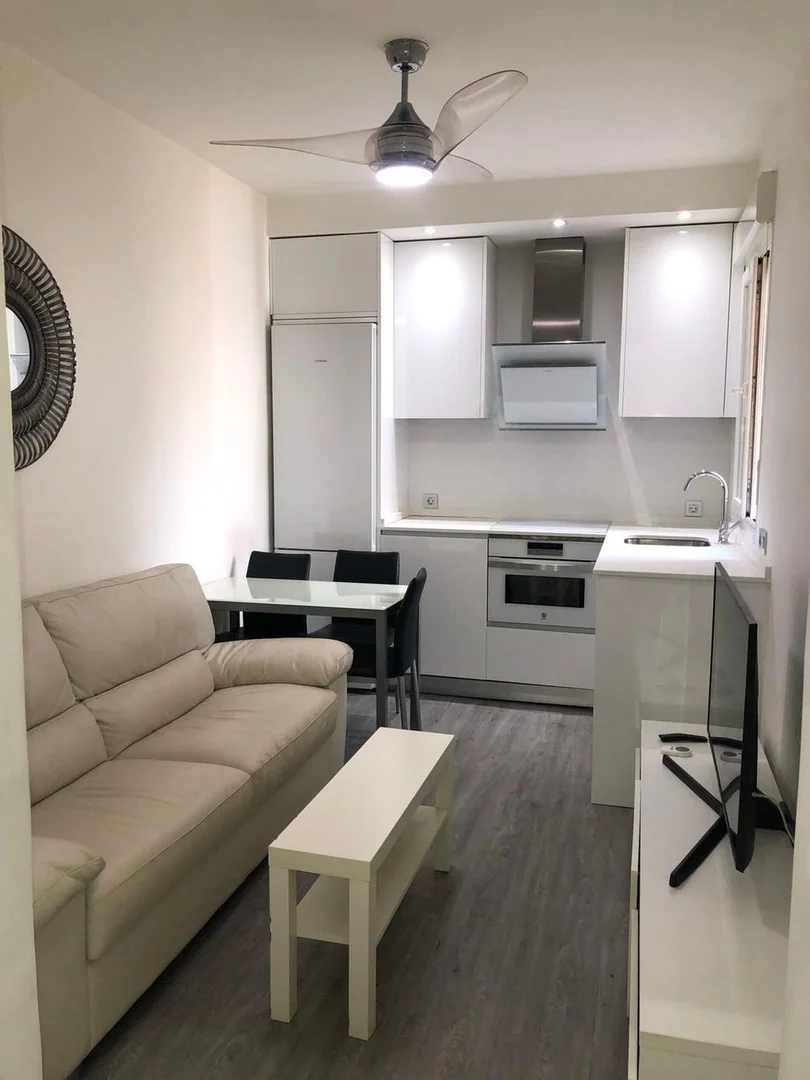 Piso en calle de Benito Gutiérrez, 14