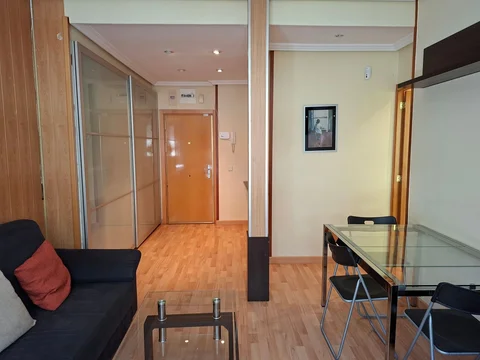 Piso en Barrio Vallehermoso - Foto 2